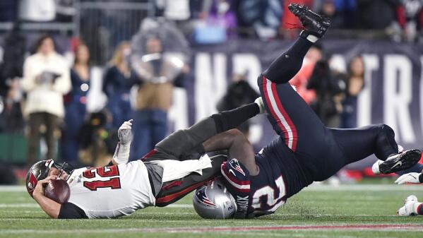 Tom Brady beats Patriots in New England return 19 17 AP News
